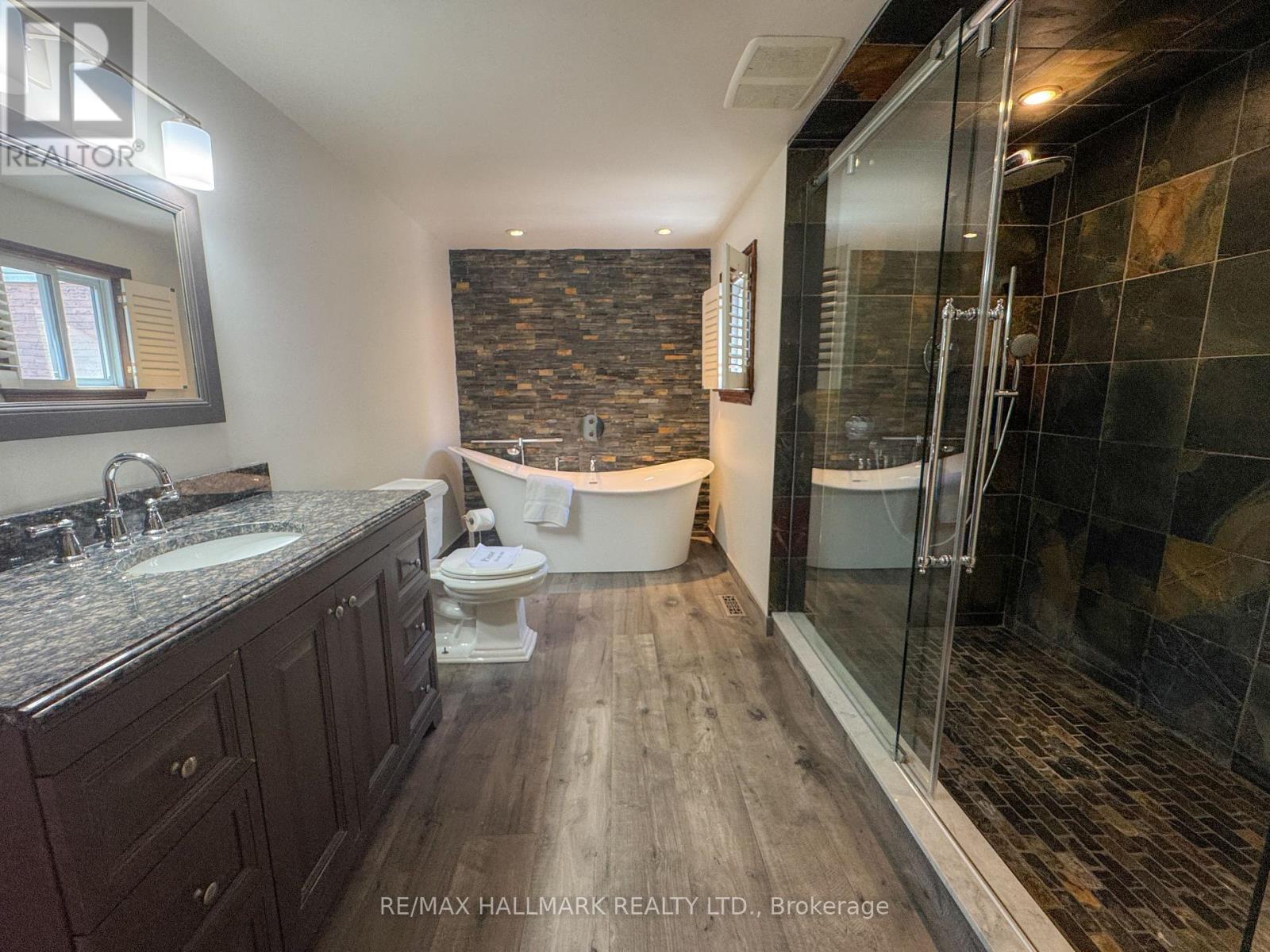 145 Old Surrey Lane, Richmond Hill (South Richvale), Ontario  L4C 6R9 - Photo 18 - N13469658