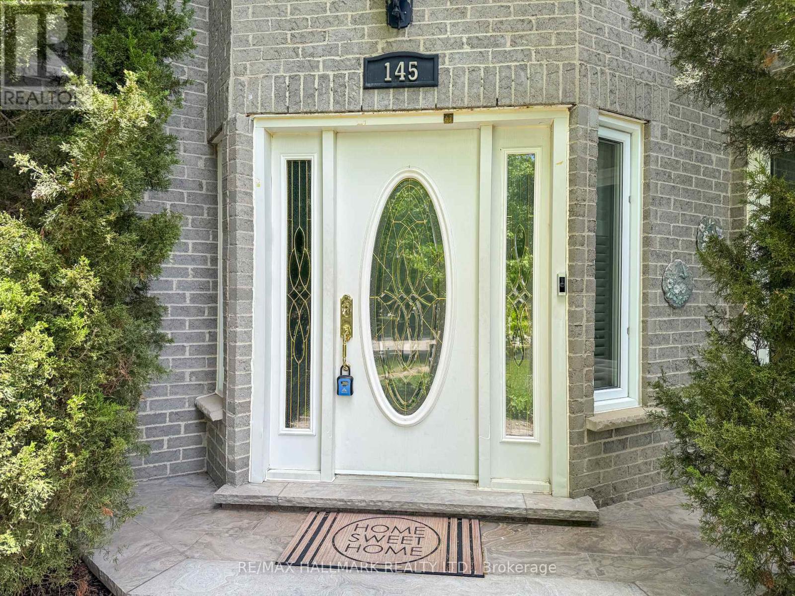 145 Old Surrey Lane, Richmond Hill (South Richvale), Ontario  L4C 6R9 - Photo 3 - N13469658