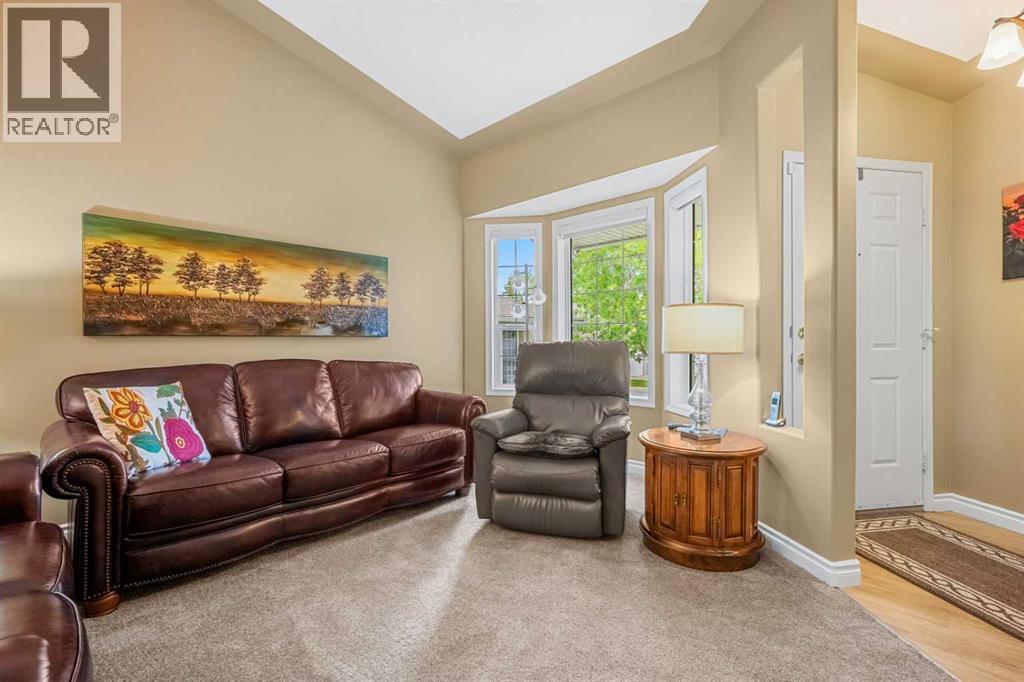 22 Mt Mckenzie Villas Se, Calgary, Alberta  T2Z 2P9 - Photo 4 - A2321918