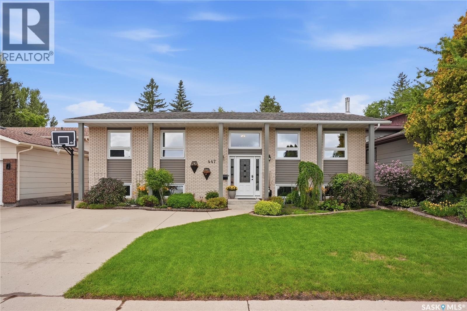 447 Ball Way, Saskatoon, Saskatchewan  S7K 6E6 - Photo 1 - SK040148