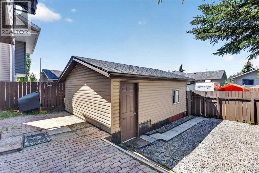 91 Martinwood Court NE, Calgary, Alberta  T3J 3H2 - Photo 43 - A2316529