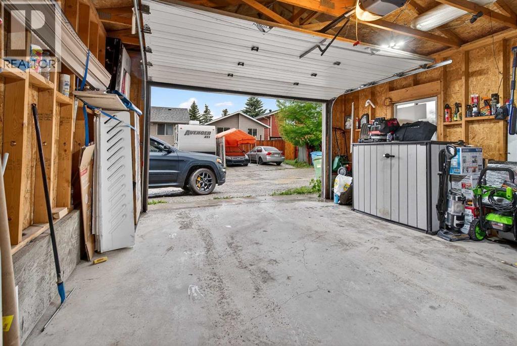 91 Martinwood Court NE, Calgary, Alberta  T3J 3H2 - Photo 38 - A2316529