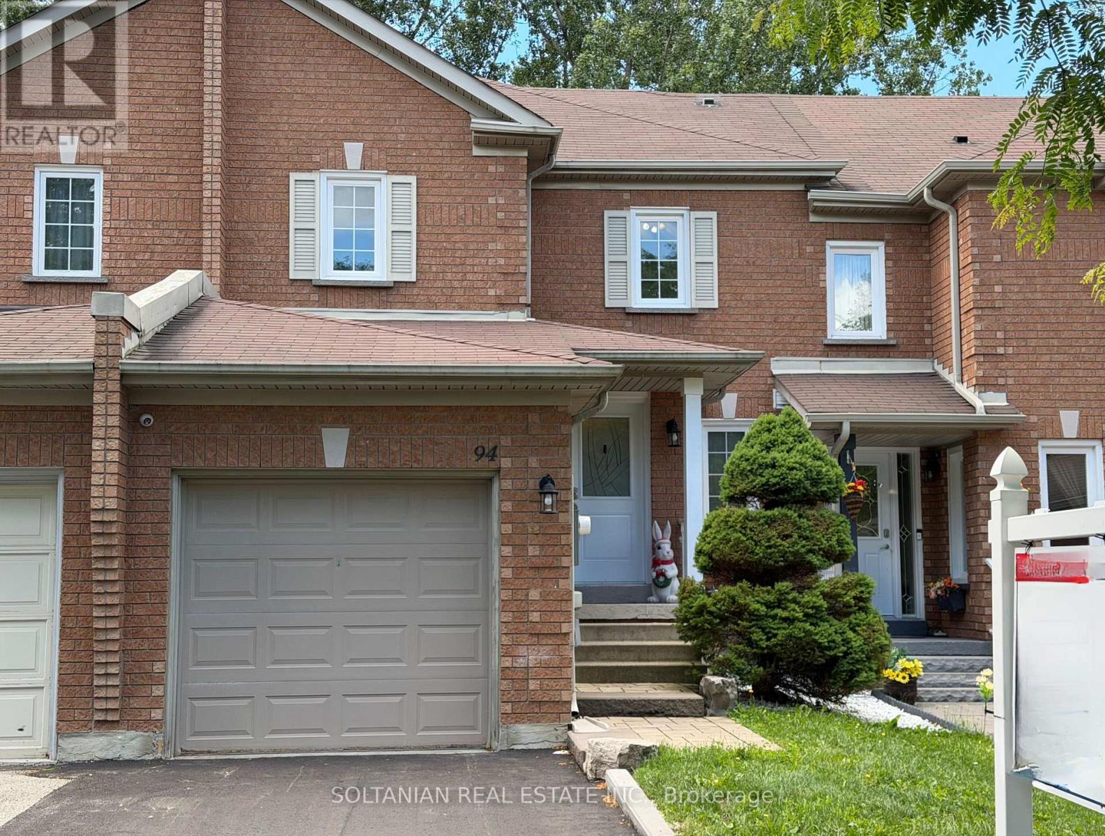 94 OCTOBER LANE, Aurora, Ontario