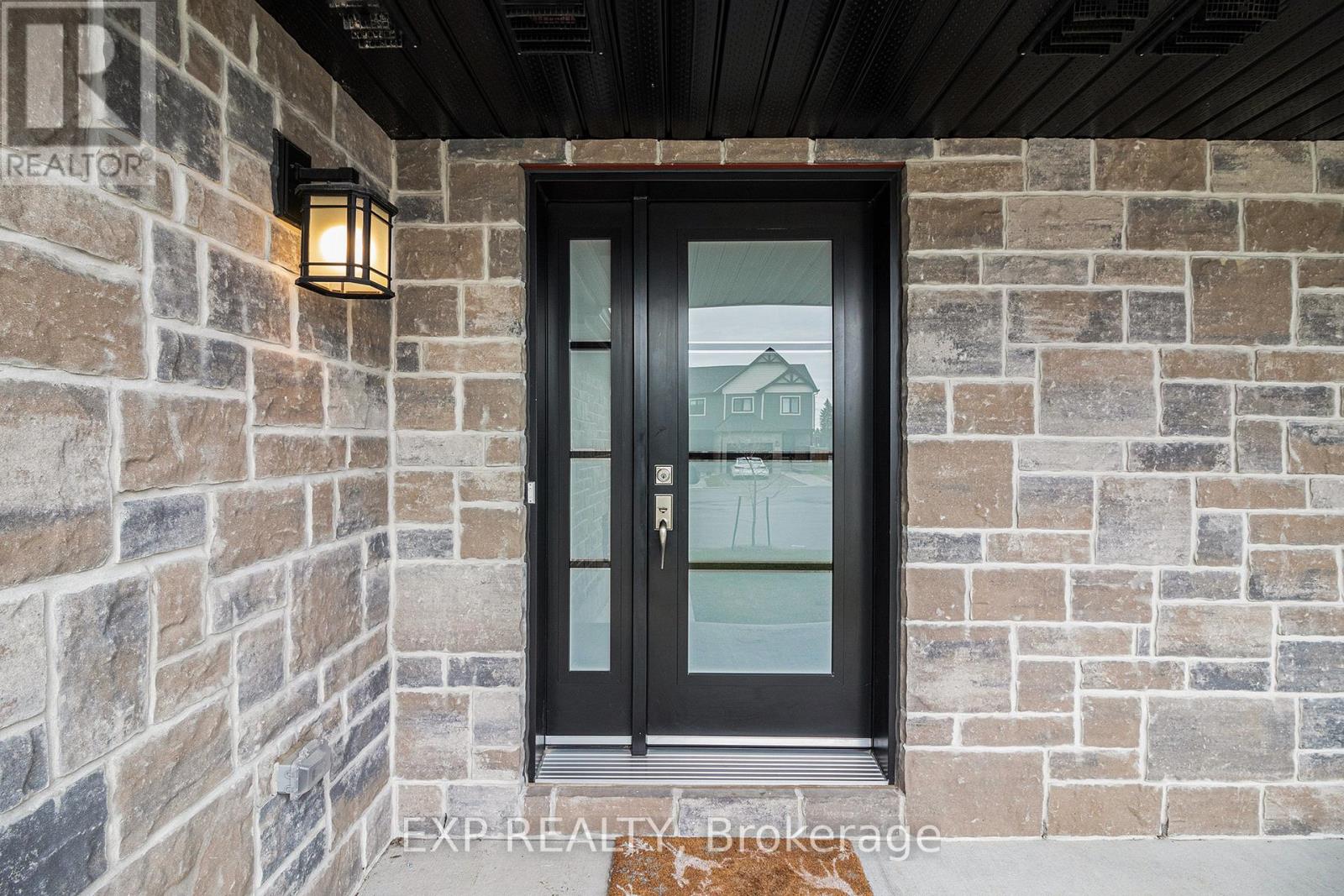 75 Gilberte Street, Clarence-Rockland, Ontario K4K 0M4 - Photo 2 - X13469752