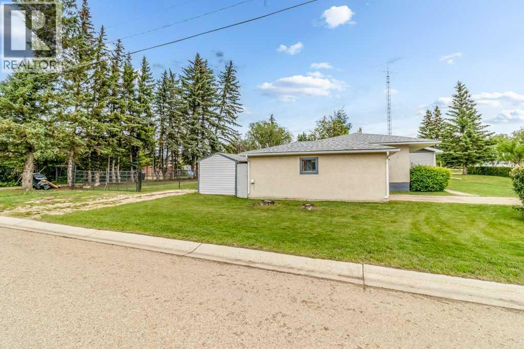 4638 50 Avenue, Bentley, Alberta  T0C 0J0 - Photo 4 - A2320626