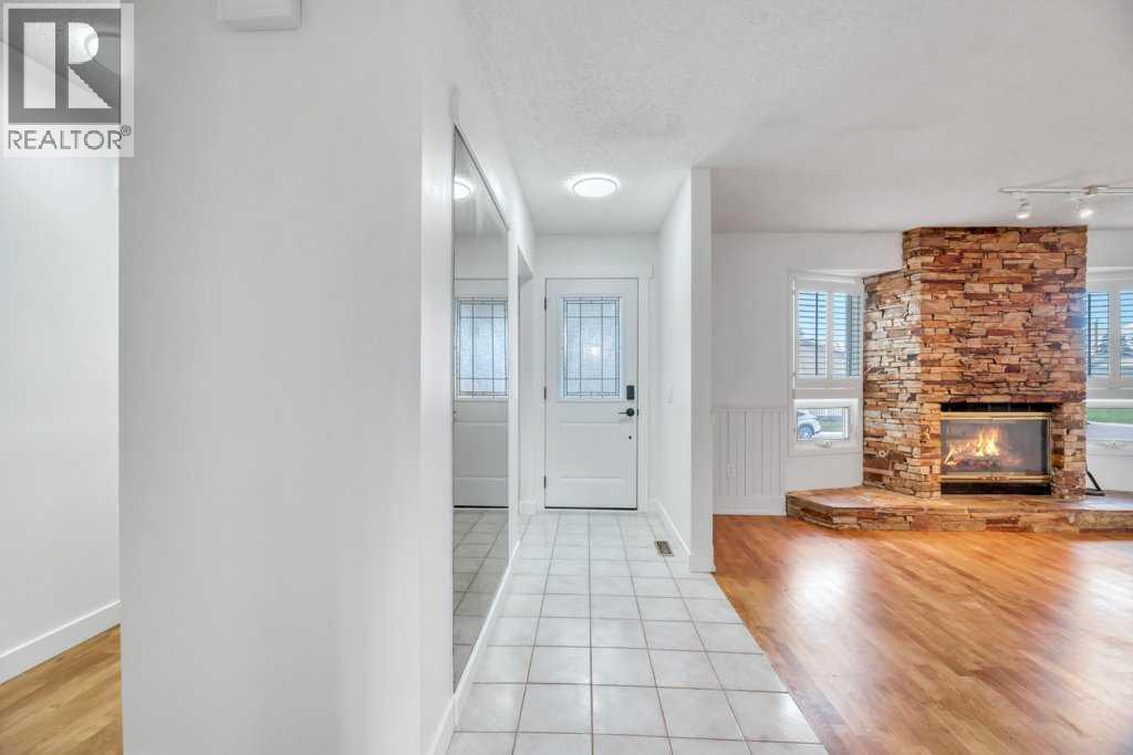 23 Penworth Crescent Se, Calgary, Alberta  T2A 4C5 - Photo 5 - A2322642