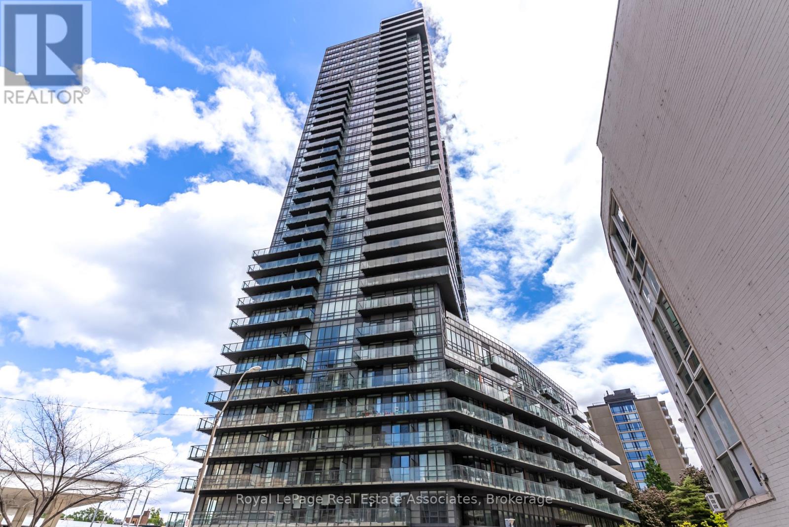 610 - 825 Church Street, Toronto, Ontario  M4W 3Z4 - Photo 2 - C13469780
