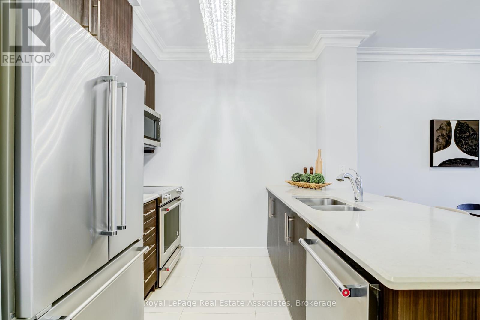 610 - 825 Church Street, Toronto, Ontario  M4W 3Z4 - Photo 7 - C13469780