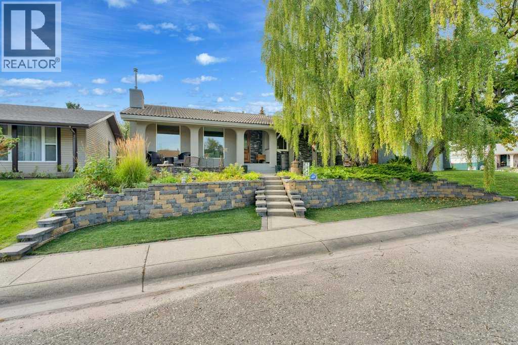 2843 Cedar Ridge Drive SW, Calgary, Alberta