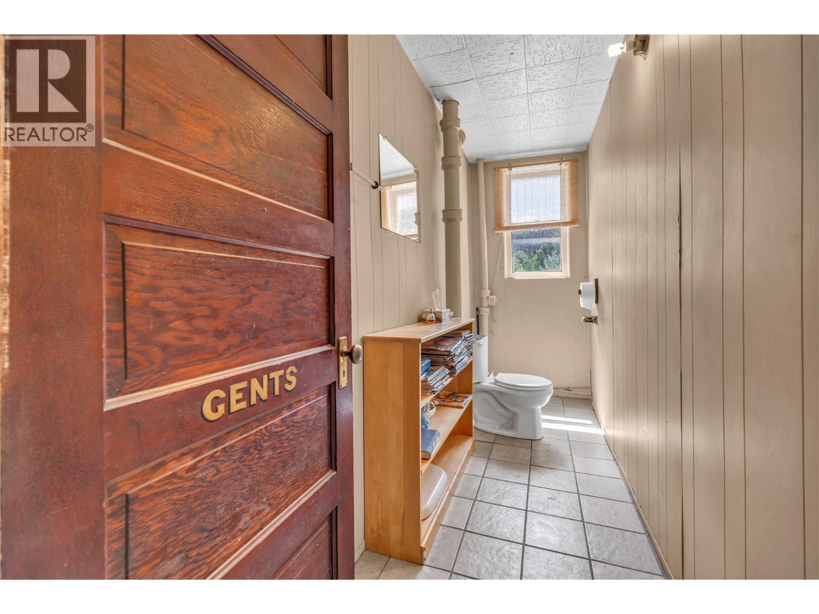 1853 Main Street, Coalmont-Tulameen, British Columbia  V0X 1G0 - Photo 2 - 10391061