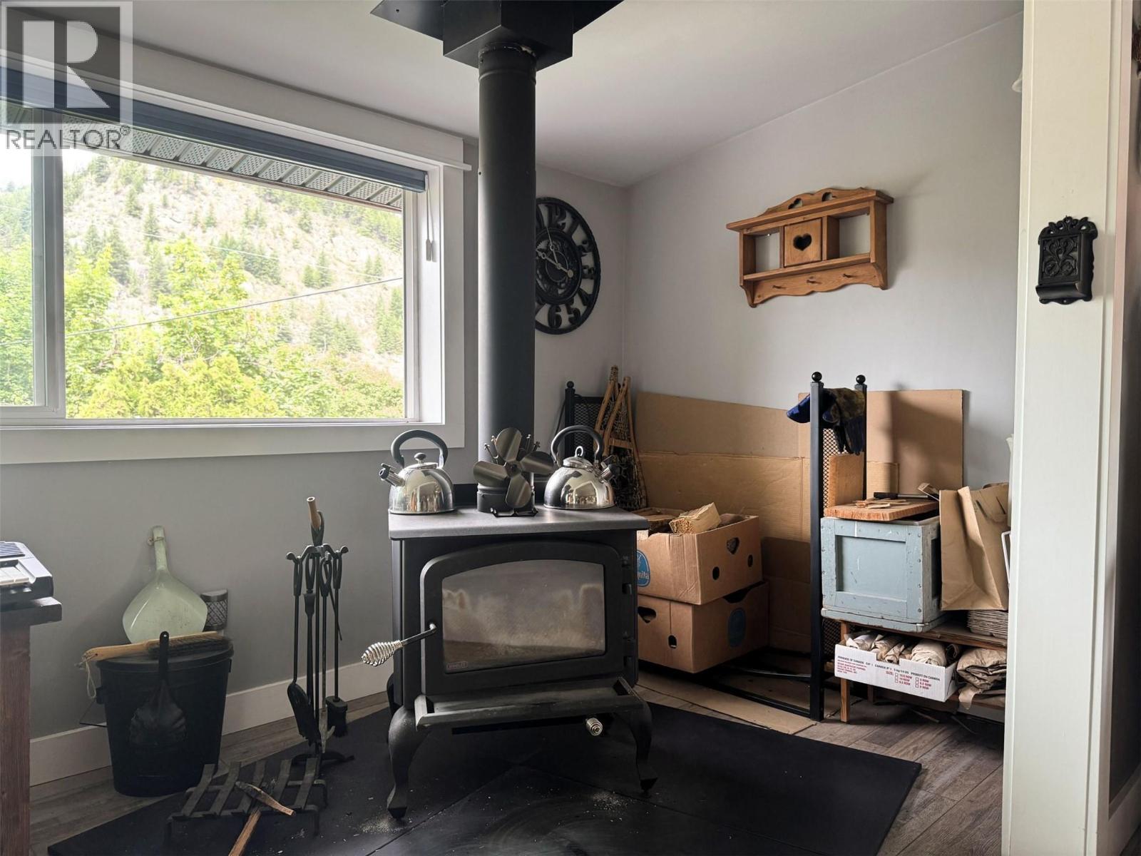 317 South Government Avenue, Greenwood, British Columbia  V0H 1J0 - Photo 6 - 10392044