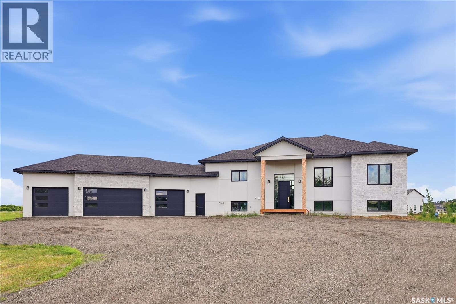 100 Grandview Trail, Corman Park Rm No. 344, Saskatchewan  S7T 0W5 - Photo 1 - SK040000