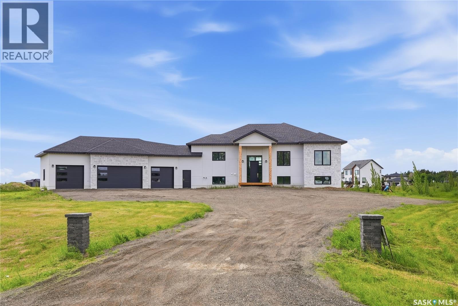 100 Grandview Trail, Corman Park Rm No. 344, Saskatchewan  S7T 0W5 - Photo 2 - SK040000