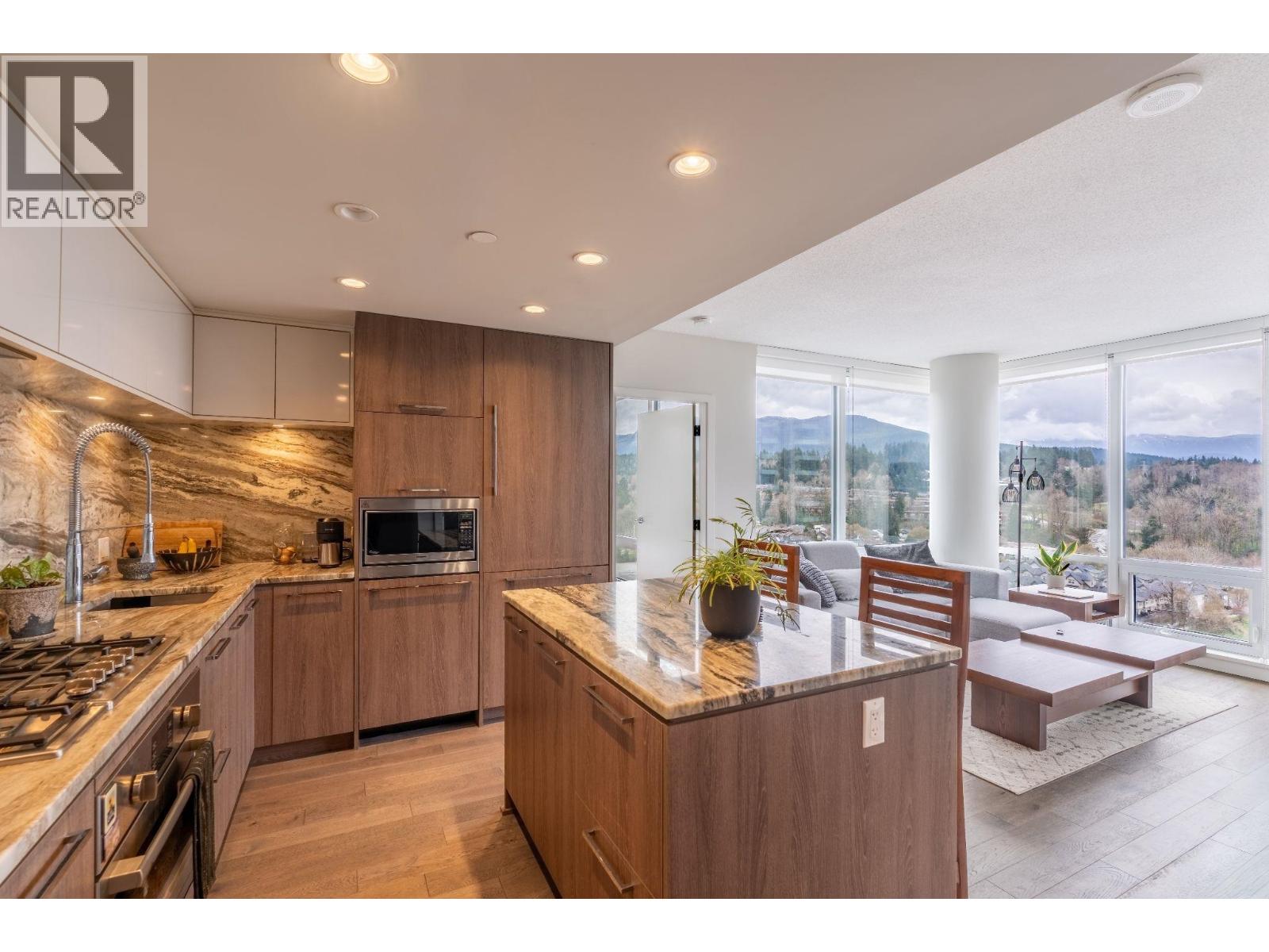 1702 680 Seylynn Crescent, North Vancouver, British Columbia  V7J 0B5 - Photo 2 - R3104760
