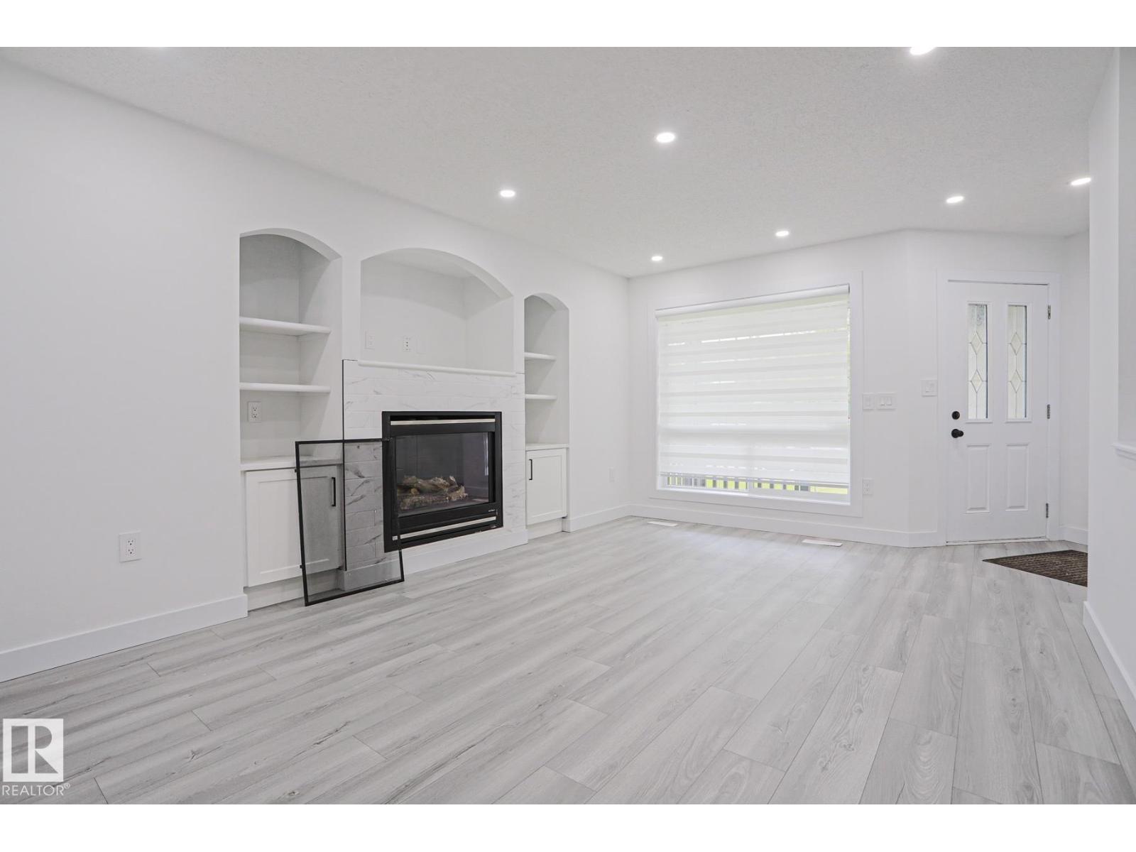 4716 207 St NW, Edmonton, Alberta  T6M 0C2 - Photo 5 - E4494811