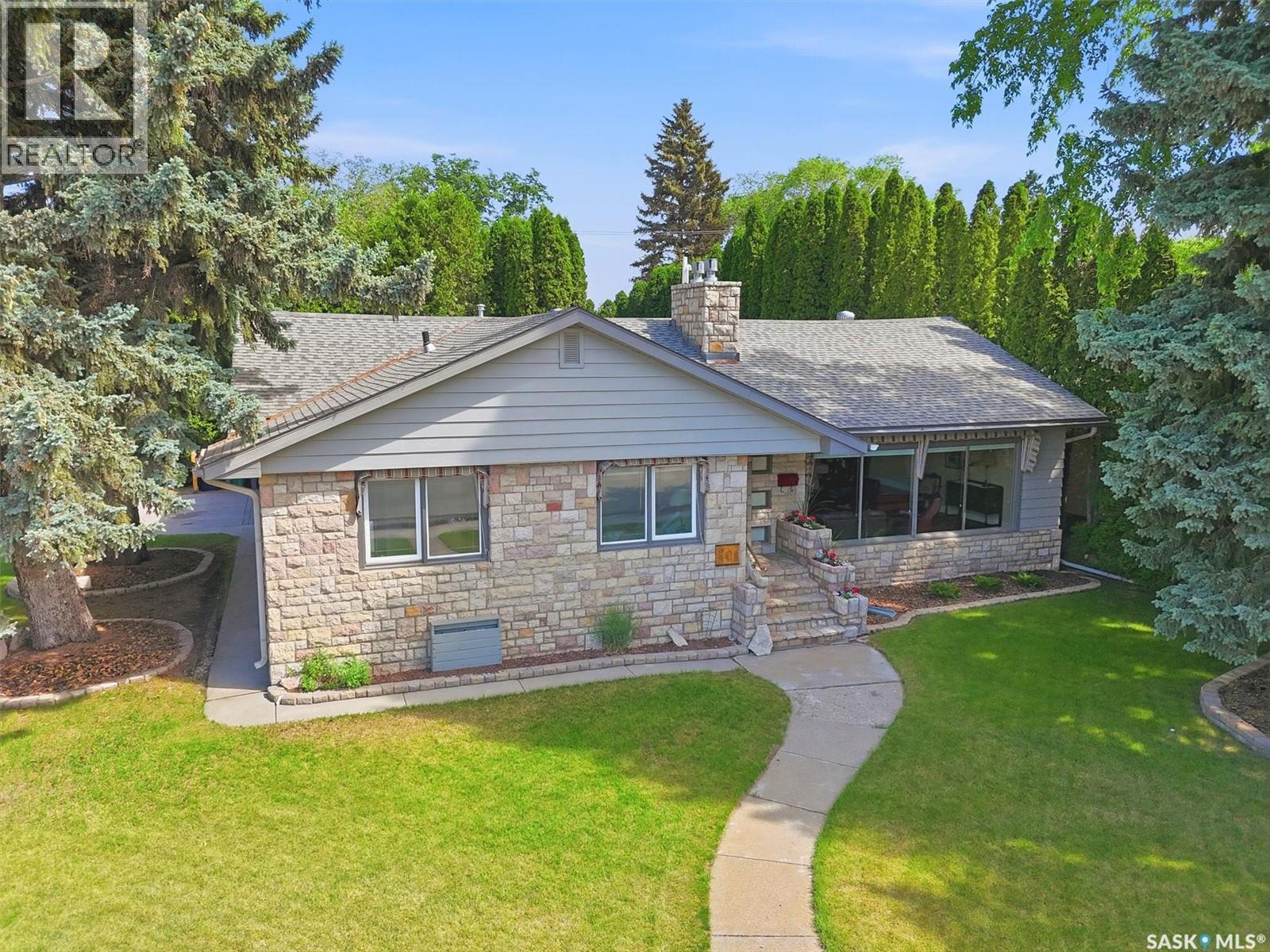 201 Garrison Crescent, Saskatoon, Saskatchewan  S7H 2Z7 - Photo 1 - SK040120