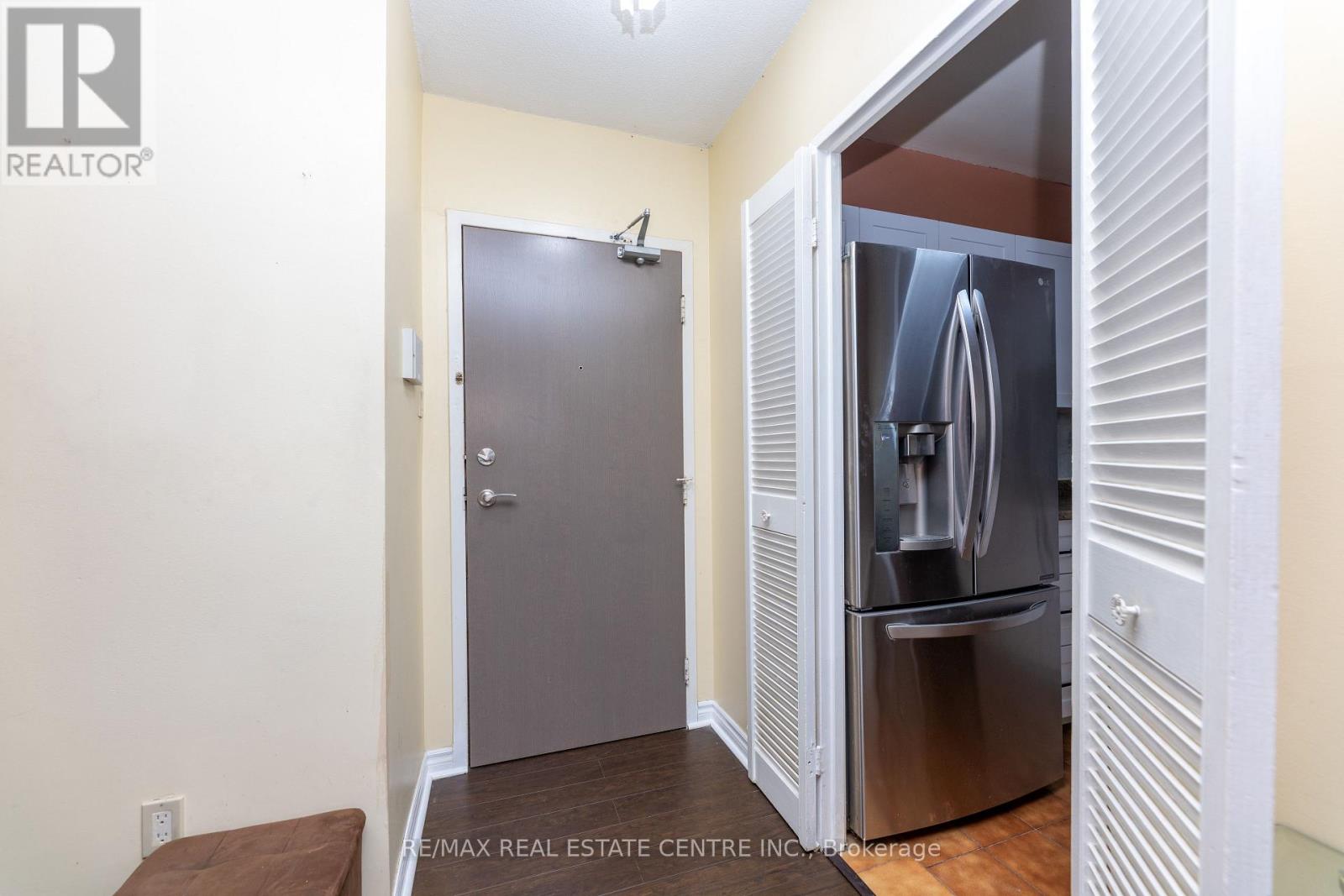 1009 - 3390 Weston Road, Toronto (Humbermede), Ontario  M9M 2X3 - Photo 6 - W13469868