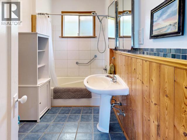 4459 Omineca Ave, Powell River, British Columbia  V8A 2P8 - Photo 14 - 20010