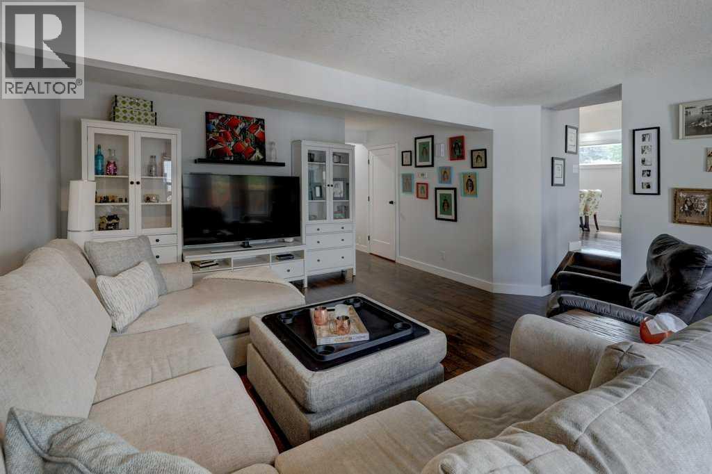 201 Riverview Green, Cochrane, Alberta  T4C 1K3 - Photo 17 - A2321520