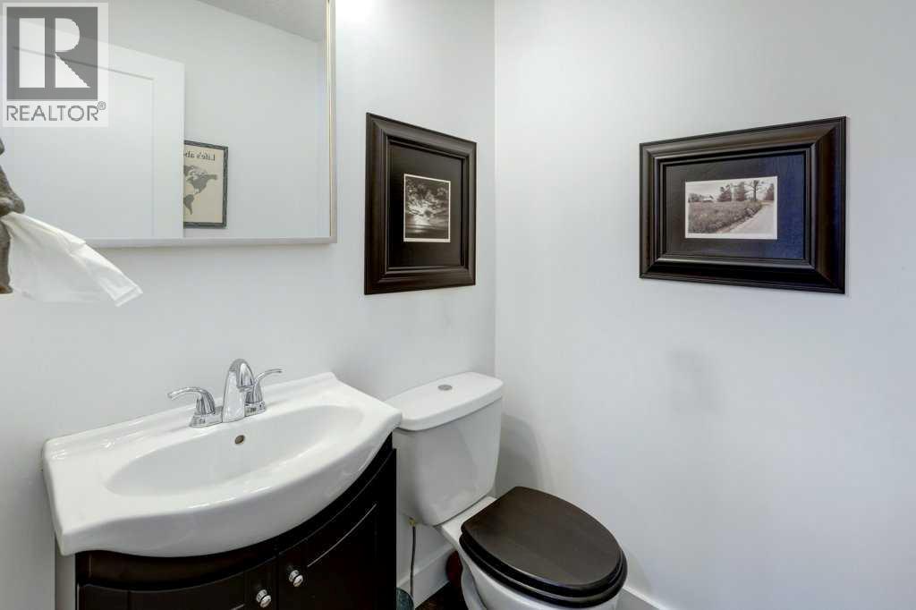 201 Riverview Green, Cochrane, Alberta  T4C 1K3 - Photo 30 - A2321520