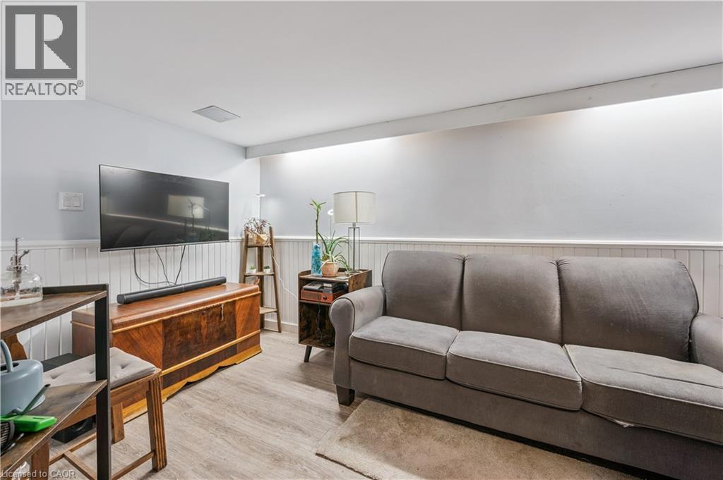 35 Vicmount Drive, Kitchener, Ontario  N2M 2A2 - Photo 8 - 40837557