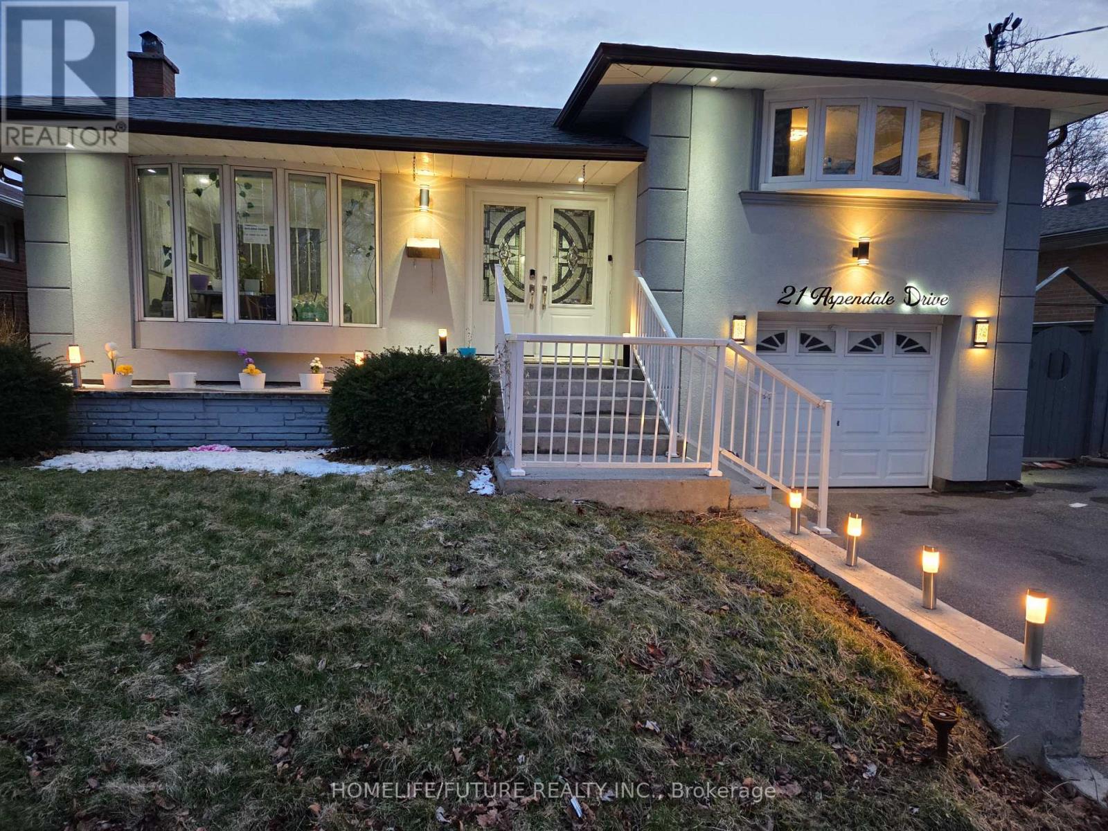 21 ASPENDALE DRIVE, Toronto, Ontario