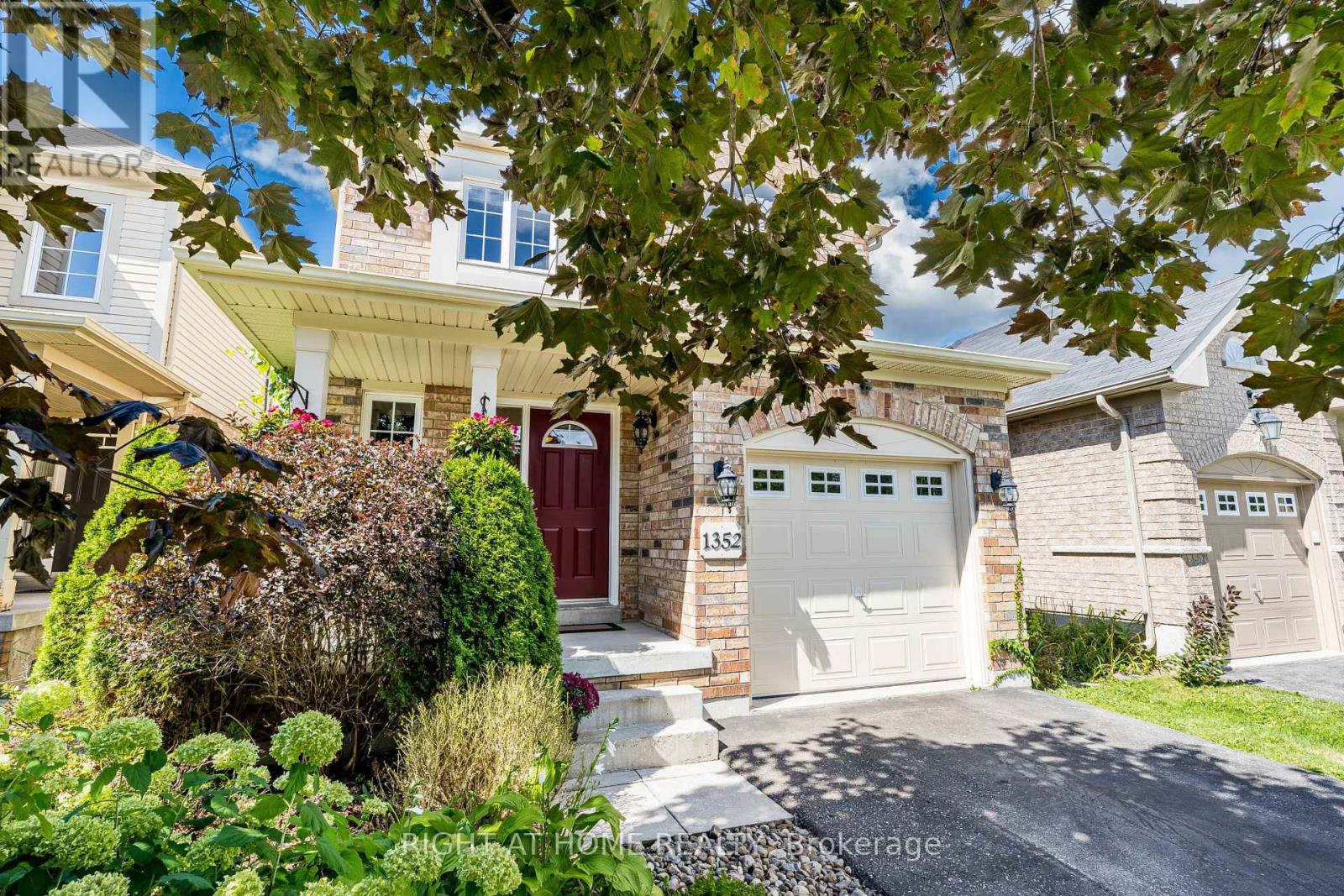 1352 Wadebridge Crescent, Oshawa, Ontario  L1K 3B2 - Photo 3 - E13469902