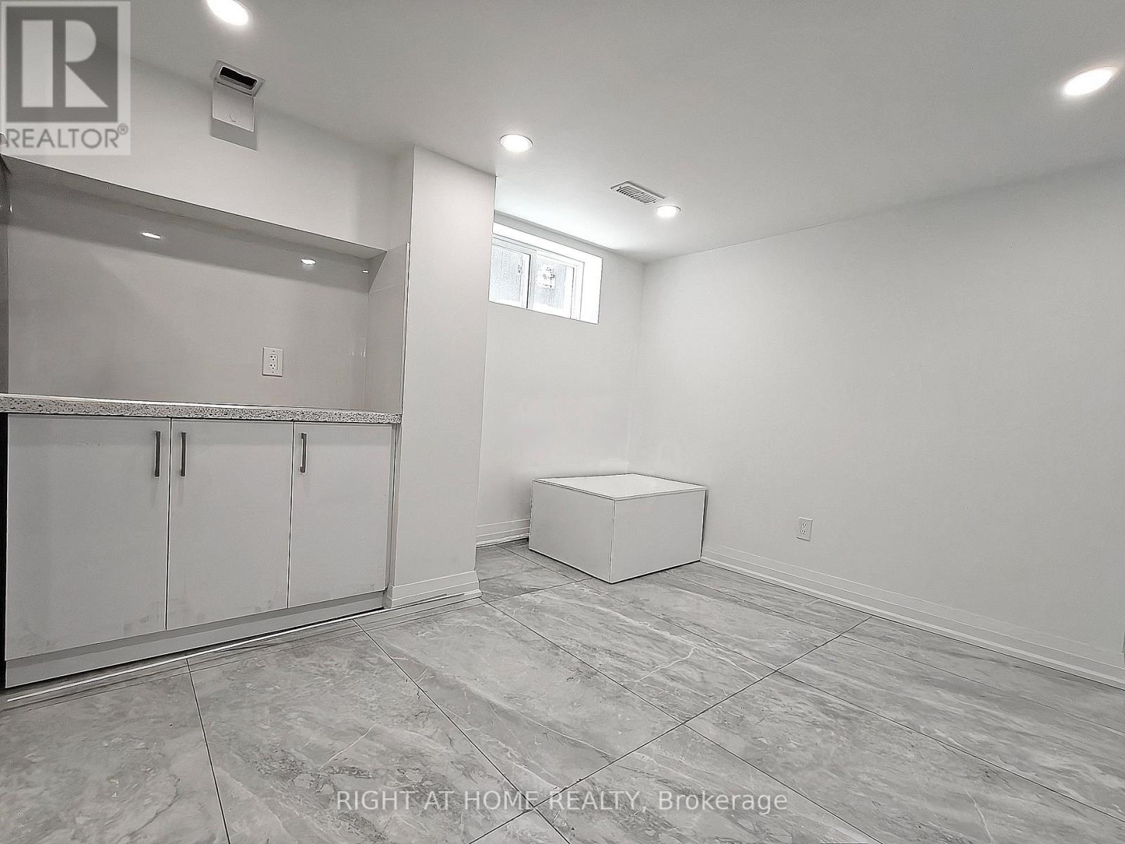 Basement - 92 Cadillac Avenue S, Oshawa, Ontario  L1H 5Z2 - Photo 8 - E13469906