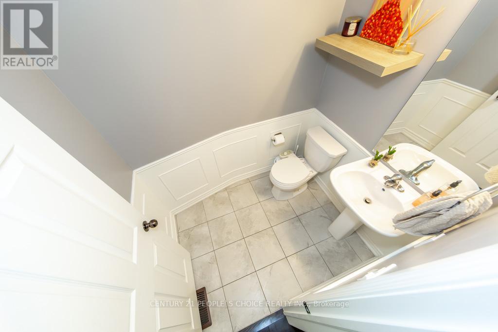36 Comfort Way, Whitby, Ontario L1N 0K5 - Photo 14 - E13470004