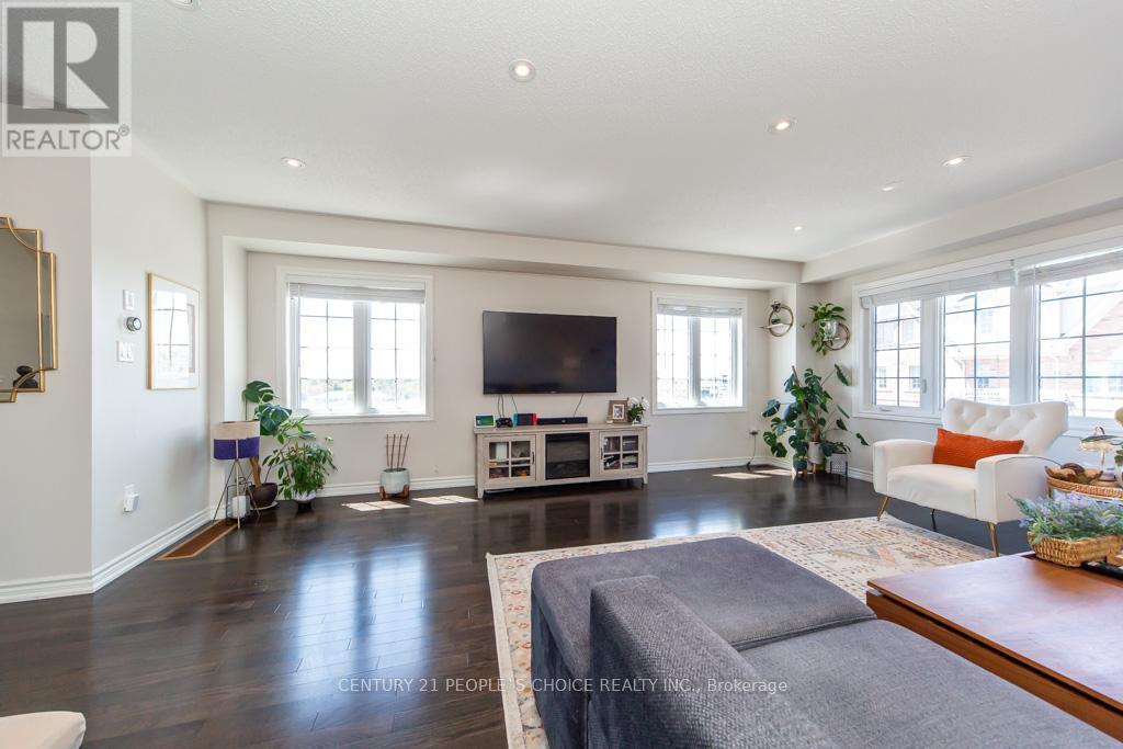 36 Comfort Way, Whitby, Ontario L1N 0K5 - Photo 4 - E13470004