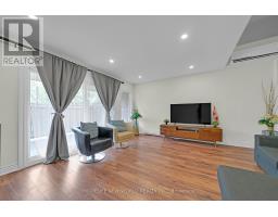 38 SPRINGFAIR AVENUE, Aurora, Ontario