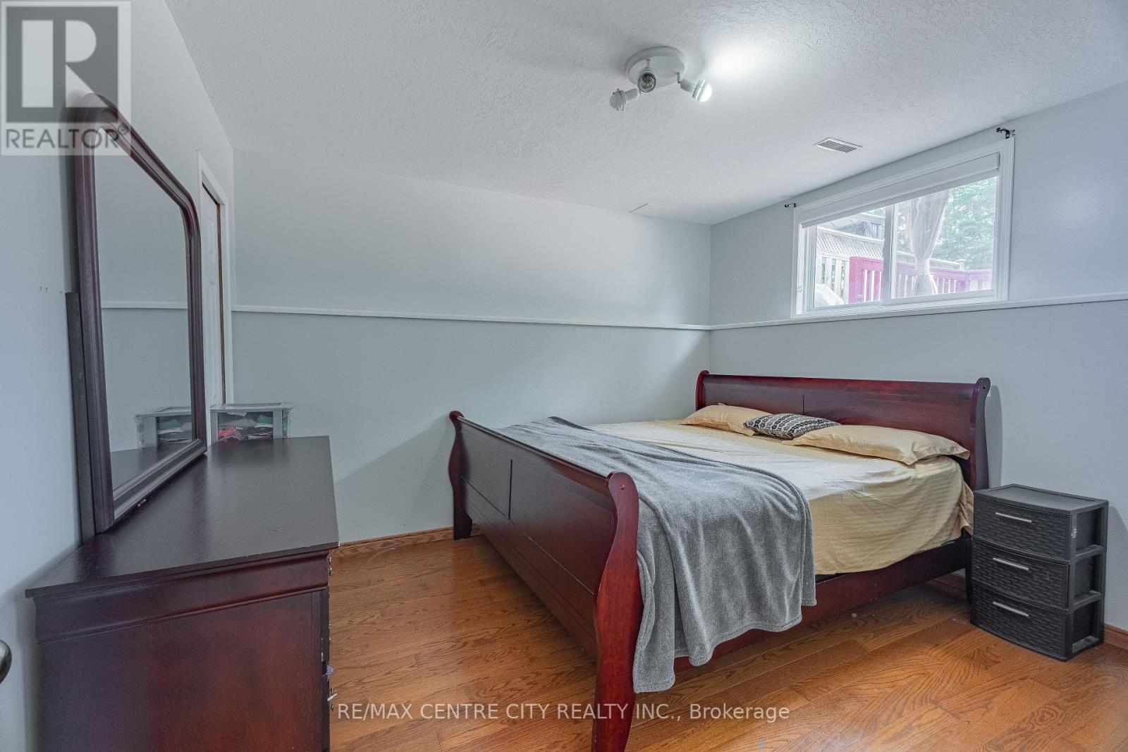 18 Kennedy Place, London East, Ontario  N5V 4W1 - Photo 13 - X13448176