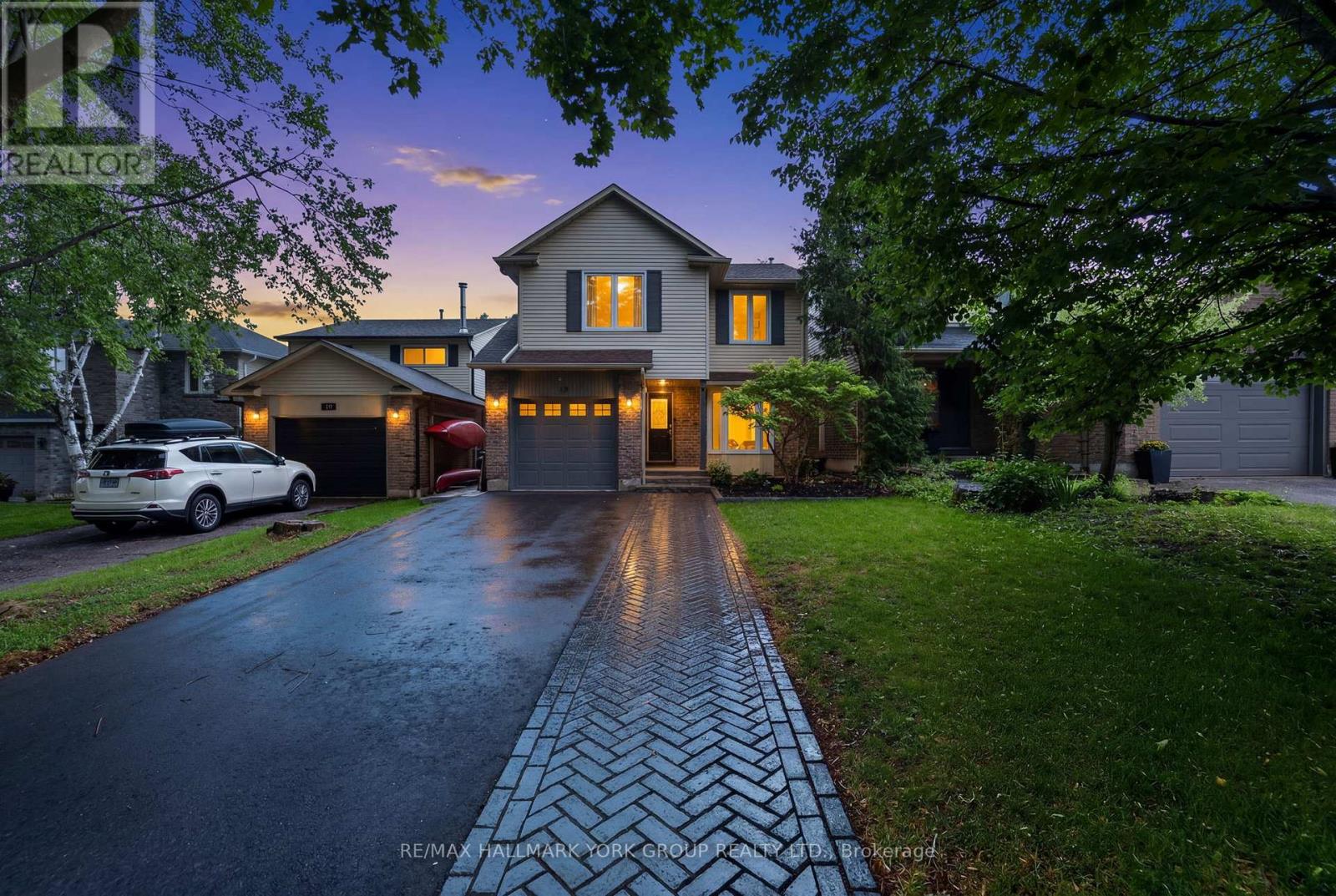 12 ODIN CRESCENT, Aurora, Ontario