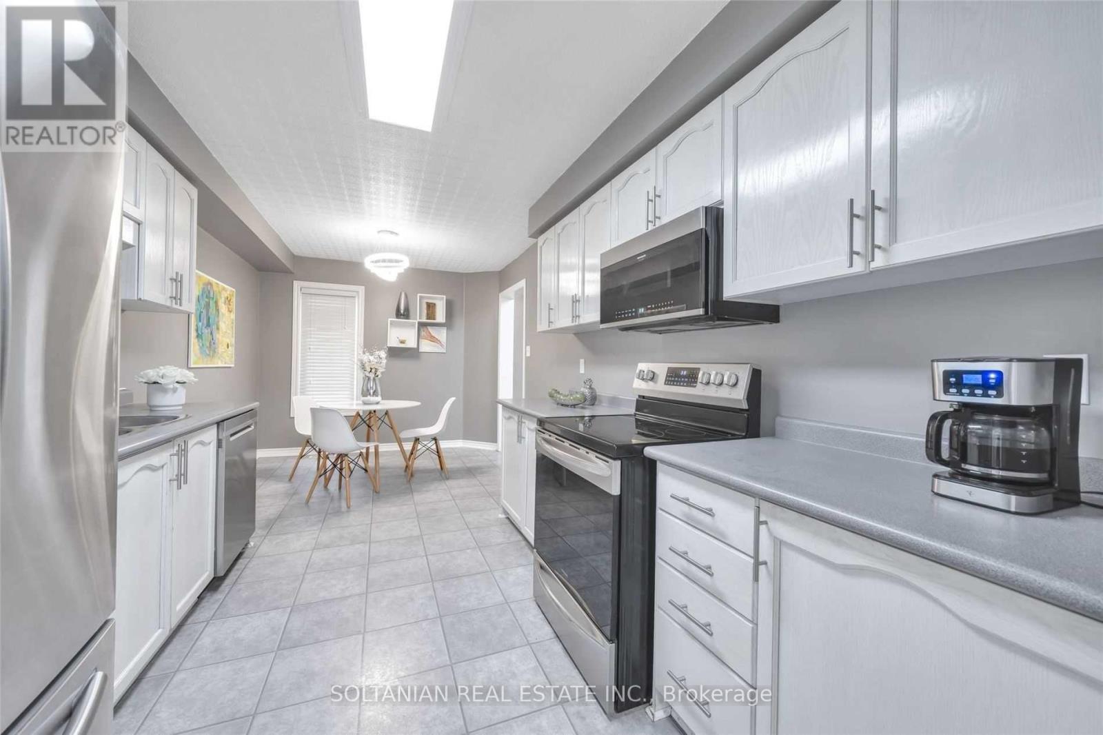 94 October Lane, Aurora, Ontario  L4G 6Z8 - Photo 9 - N13467782