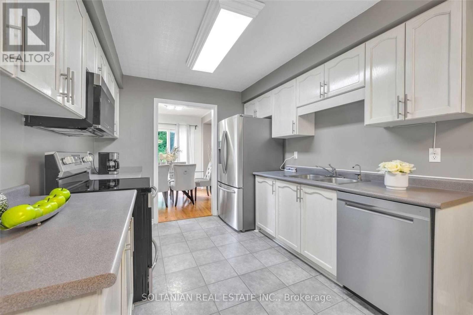 94 October Lane, Aurora, Ontario  L4G 6Z8 - Photo 7 - N13467782