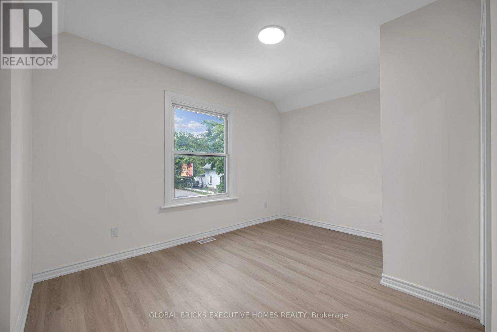 108 Lindsay Street S, Kawartha Lakes, Ontario  K9V 2M6 - Photo 9 - X13467730