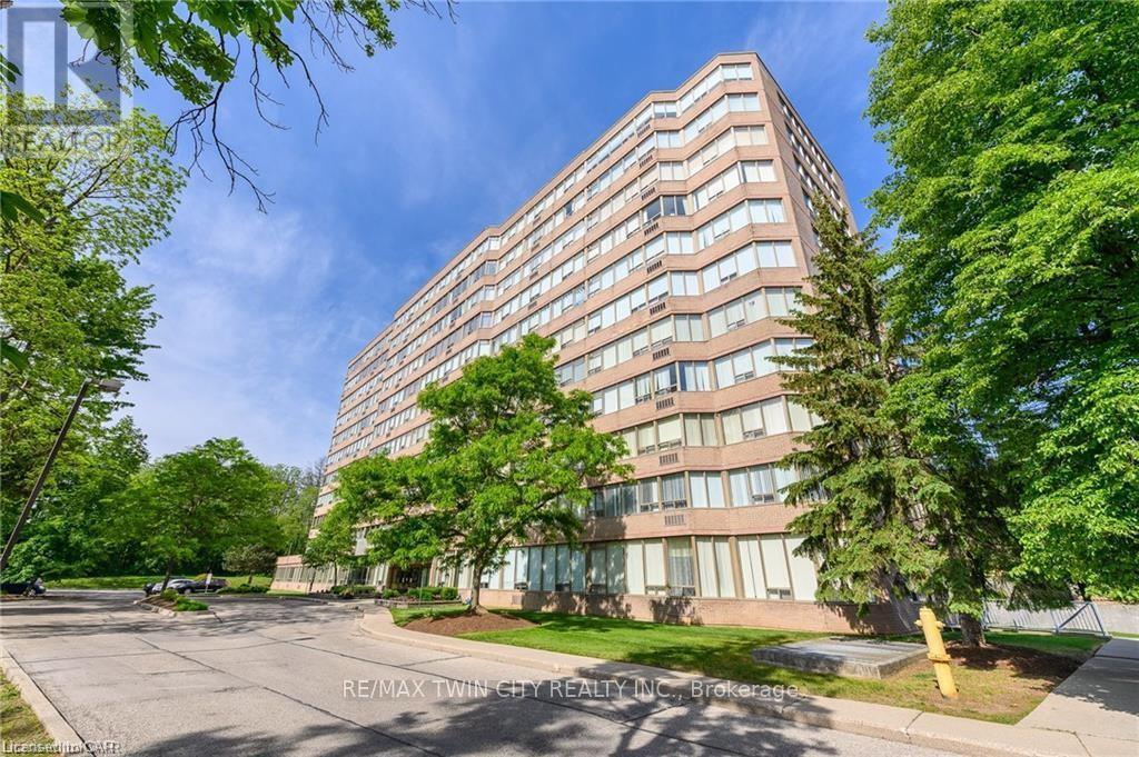 609 - 3227 KING STREET E, Kitchener, Ontario