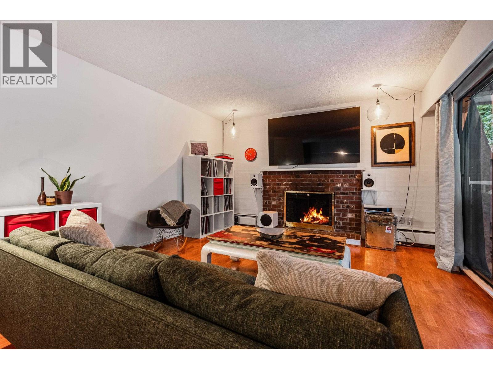 402 5340 Hastings Street, Burnaby, British Columbia  V5B 1R1 - Photo 15 - R3138013