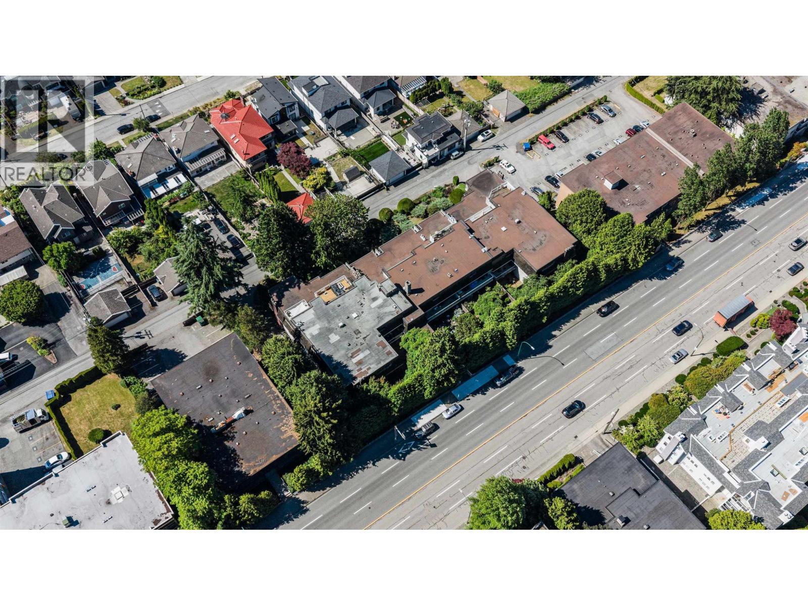 402 5340 Hastings Street, Burnaby, British Columbia  V5B 1R1 - Photo 3 - R3138013