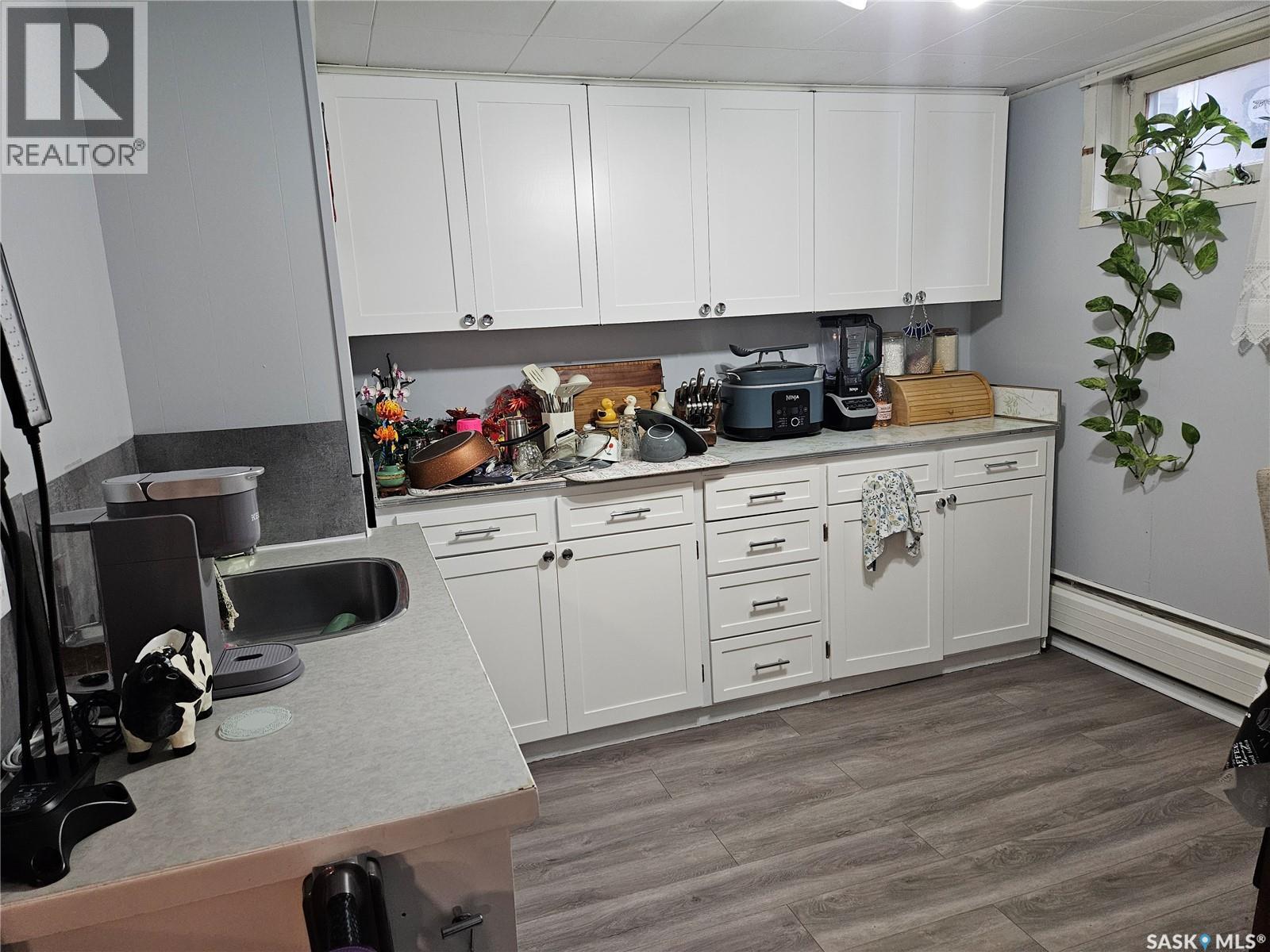 1290 Wolfe Avenue, Moose Jaw, Saskatchewan S6H 1K2 - Photo 10 - SK040161