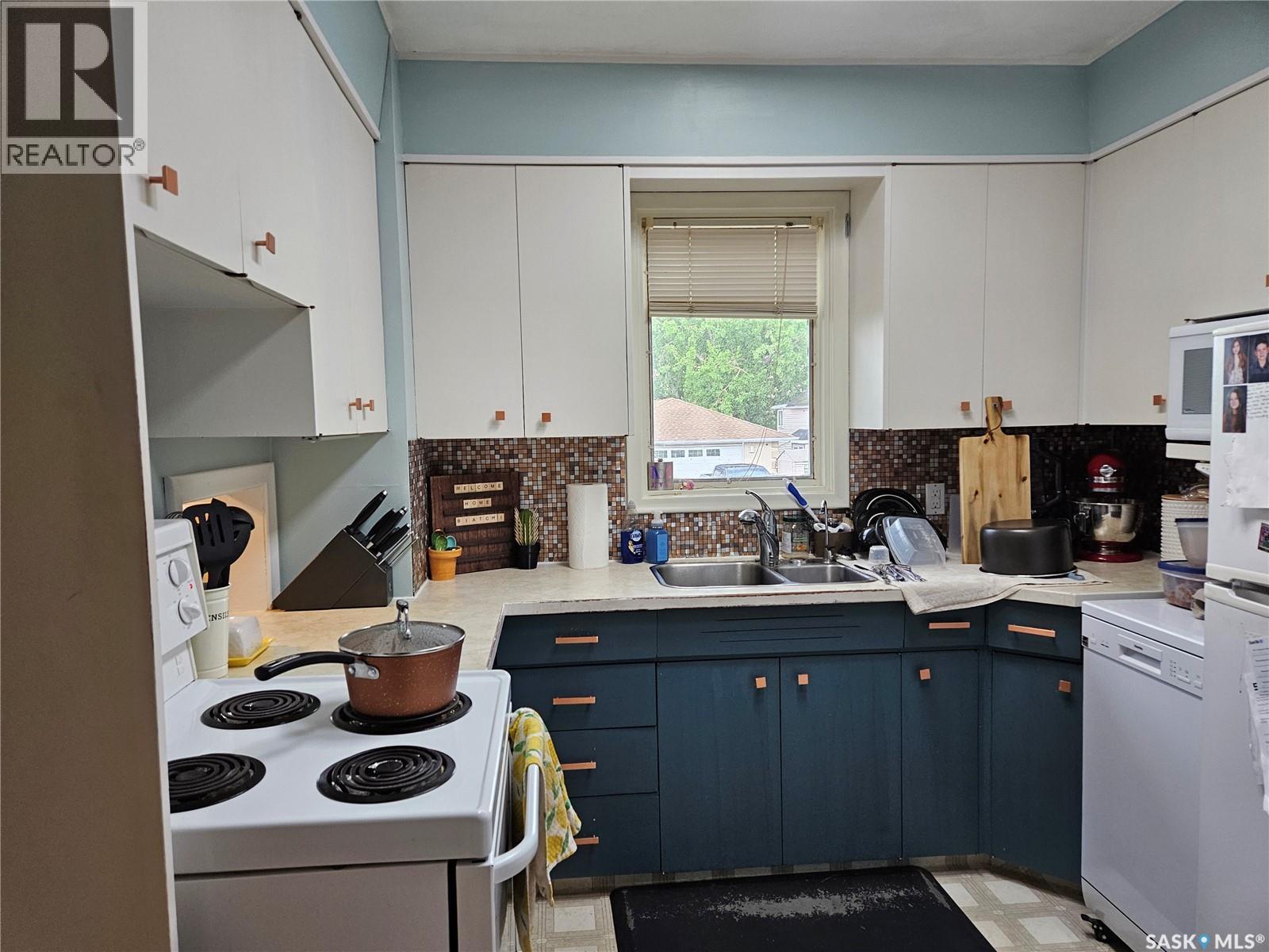 1290 Wolfe Avenue, Moose Jaw, Saskatchewan S6H 1K2 - Photo 4 - SK040161