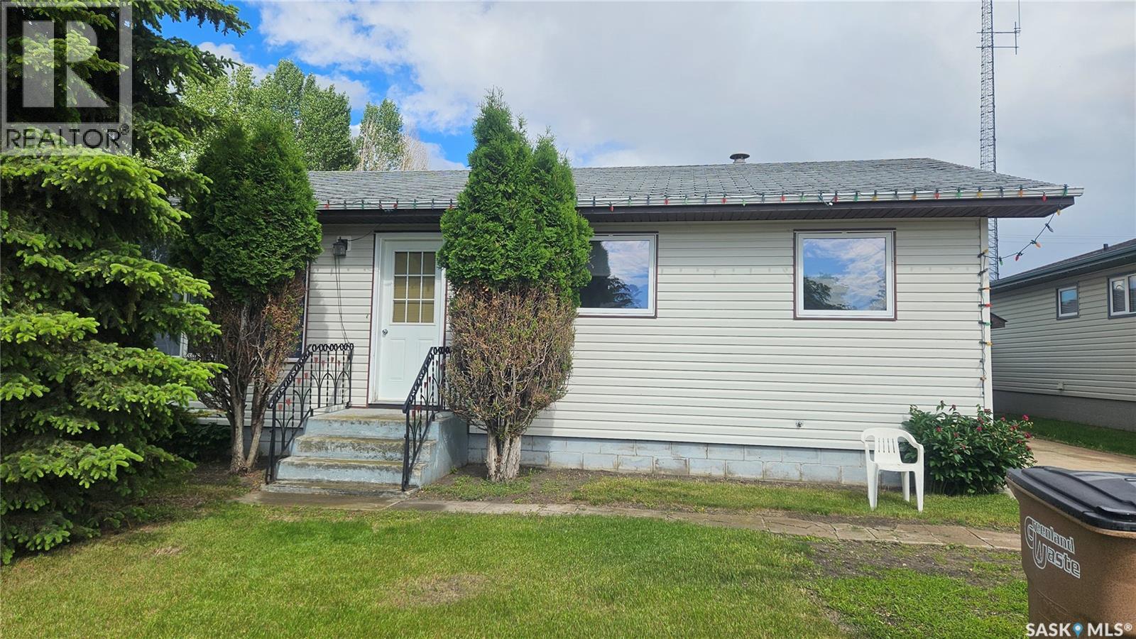 310 2nd Avenue, Cudworth, Saskatchewan S0K 1B0 - Photo 2 - SK040136
