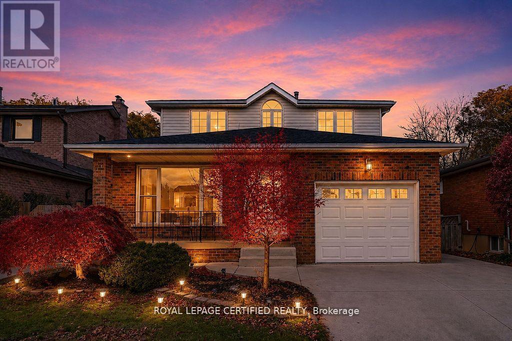 35 TRENHOLME CRESCENT, Hamilton, Ontario