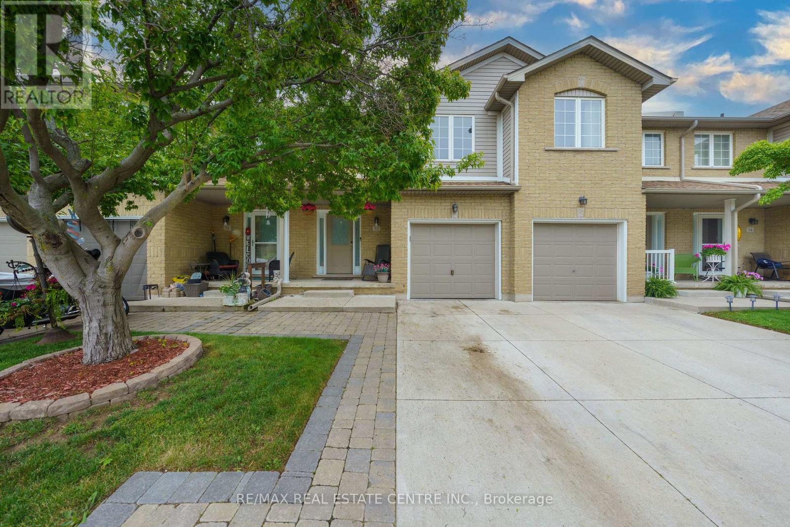 32 - 76 FRANCES AVENUE, Hamilton, Ontario