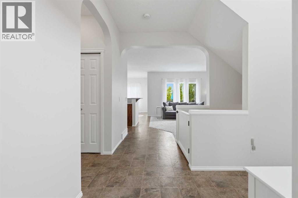 142 Bridlerange Place Sw, Calgary, Alberta  T2Y 0K8 - Photo 3 - A2314139