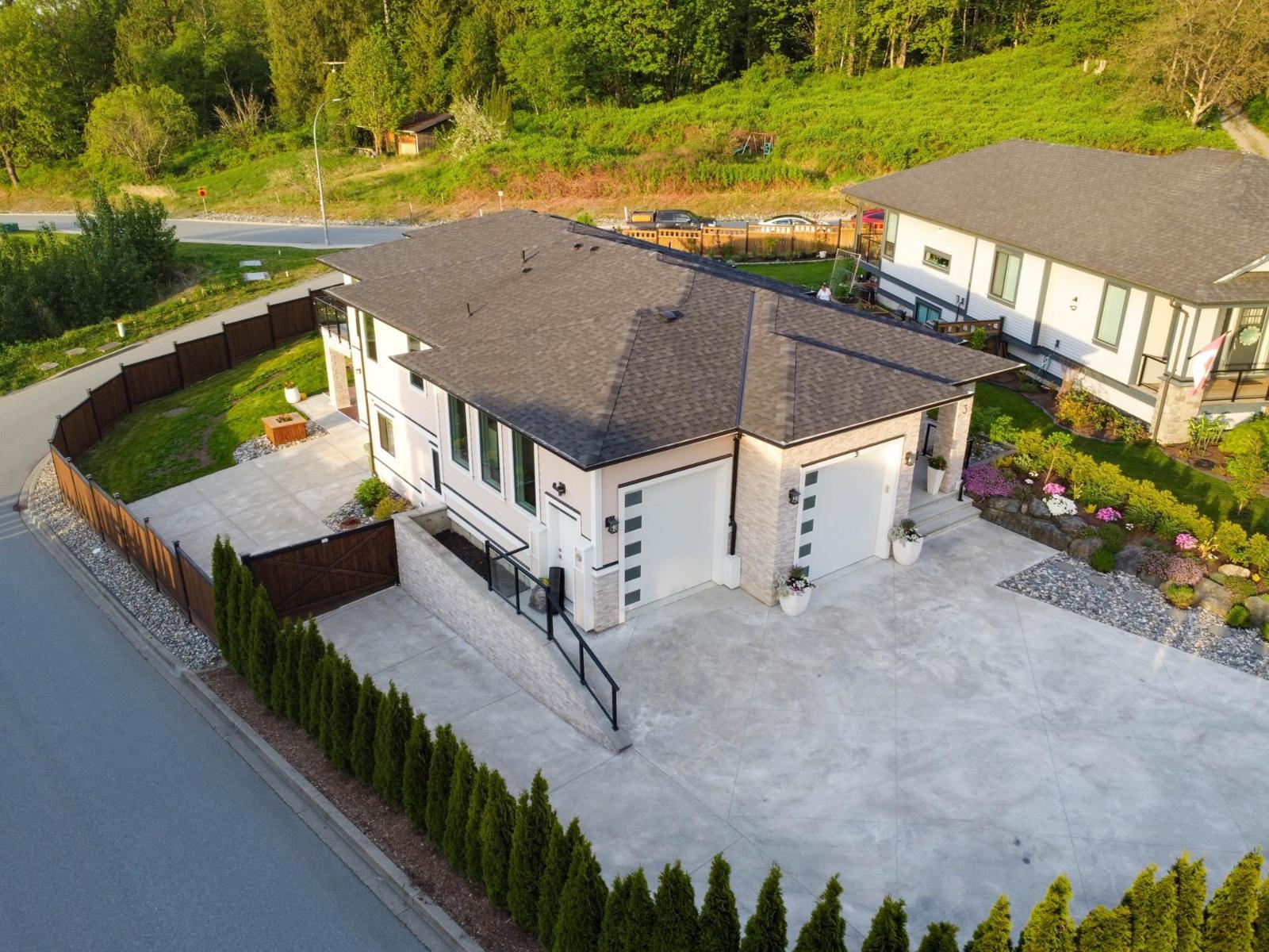 3 8295 NIXON ROAD|Eastern Hillsides