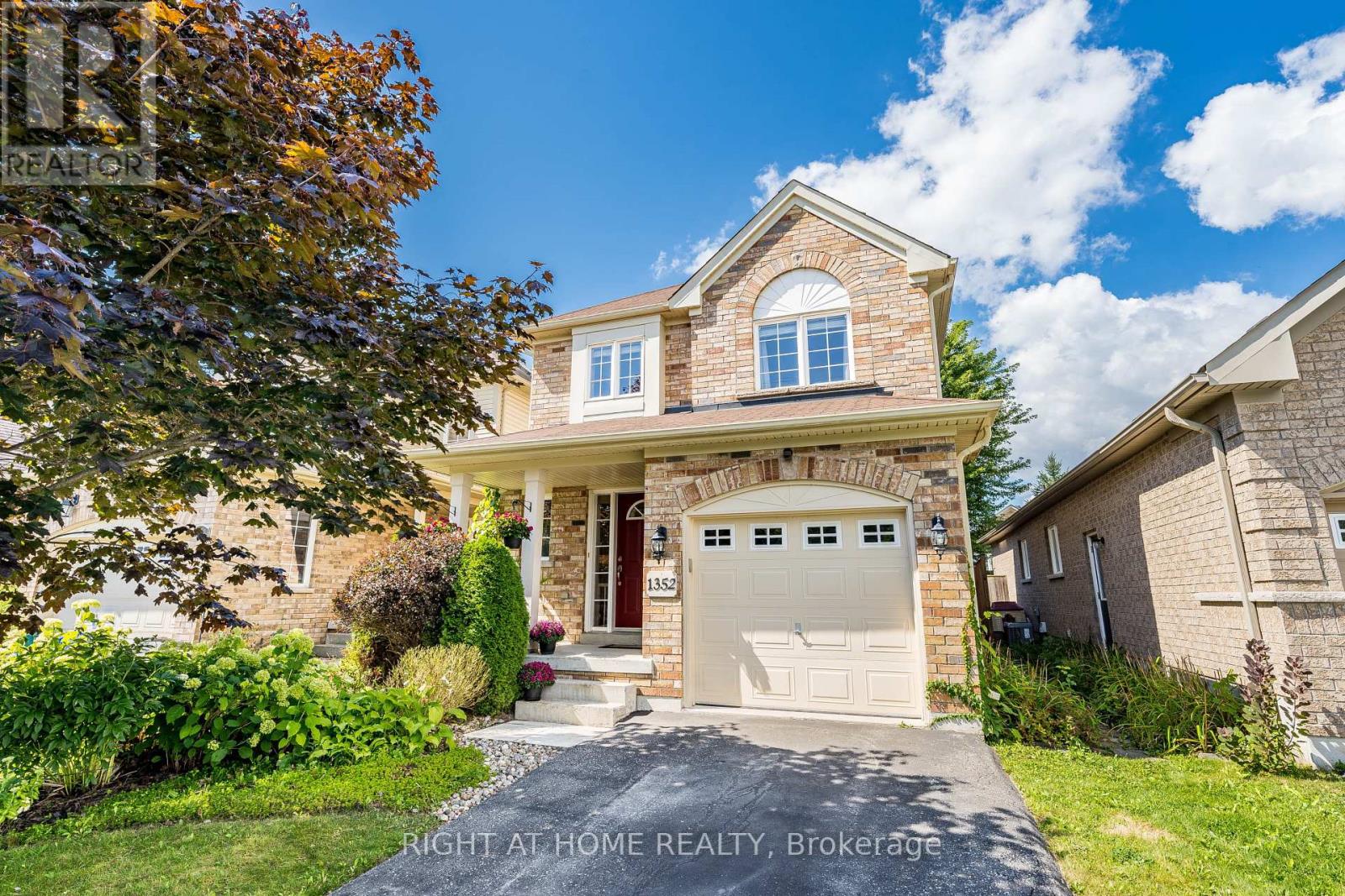 1352 WADEBRIDGE CRESCENT, Oshawa, Ontario