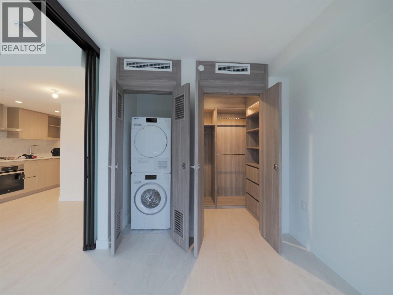 801 1768 Cook Street, Vancouver, British Columbia  V5Y 0N3 - Photo 11 - R3138028