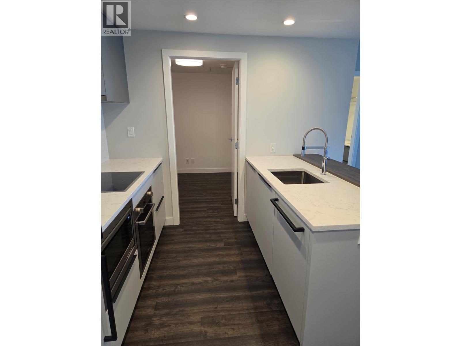 2410 567 Emerson Street, Coquitlam, British Columbia  V3J 3A4 - Photo 2 - R3138073