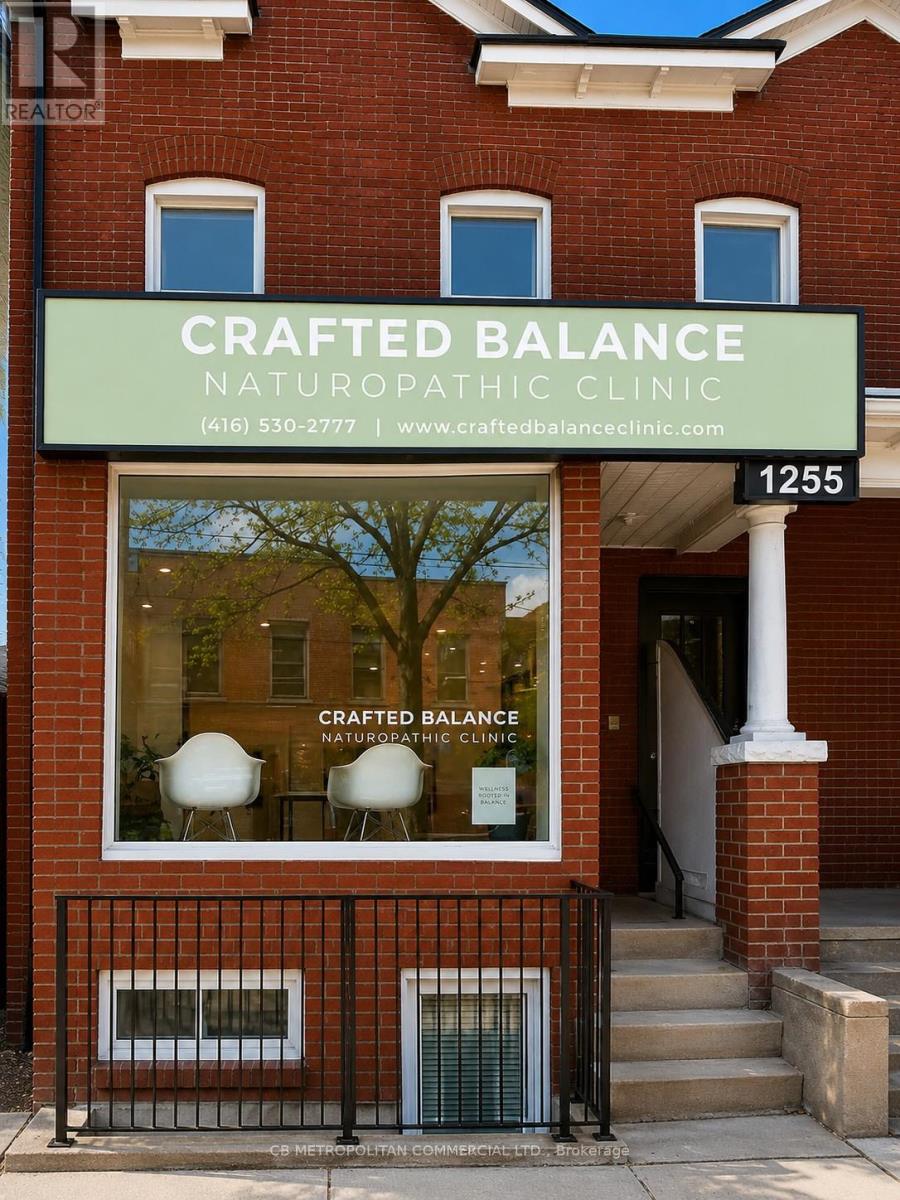 Upper - 1255 Dundas Street W, Toronto, Ontario M6J 1X6 - Photo 11 - C13470048